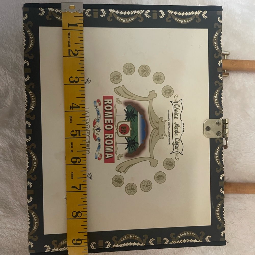Romeo Roma Vintage Cigar Box Handbag in Cream & Black - Picture 7 of 9